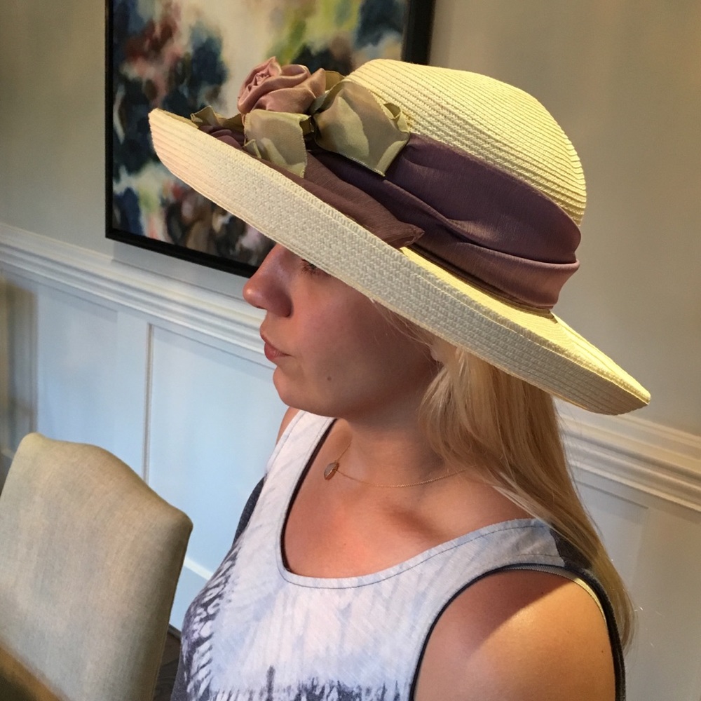 Ladies straw hat and ribbon detail